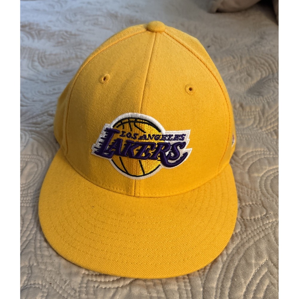 Los Angeles Lakers Hat Cap Fitted 7 3/8 Yellow NBA Adidas Mens